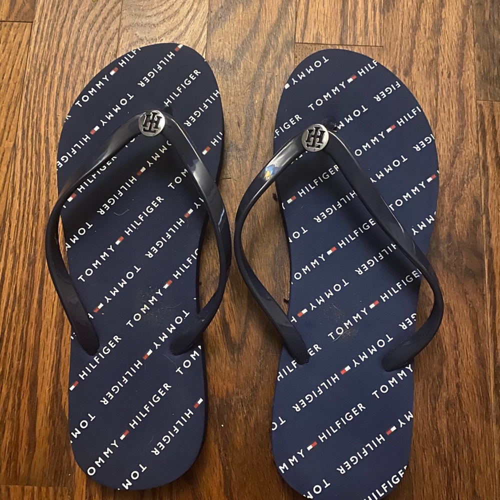New tommy hillfigger flip flops